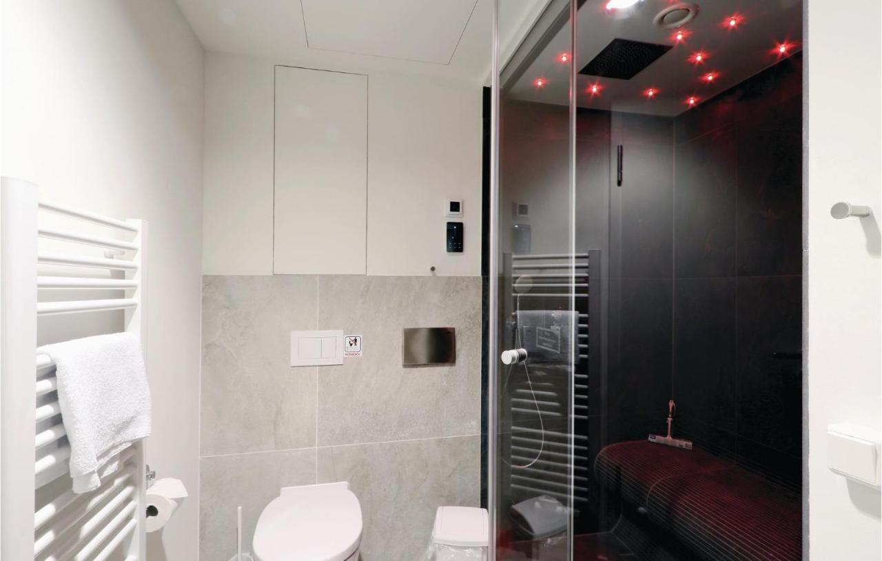 Awesome Apartment In Luebeck Travemuende With Sauna Extérieur photo