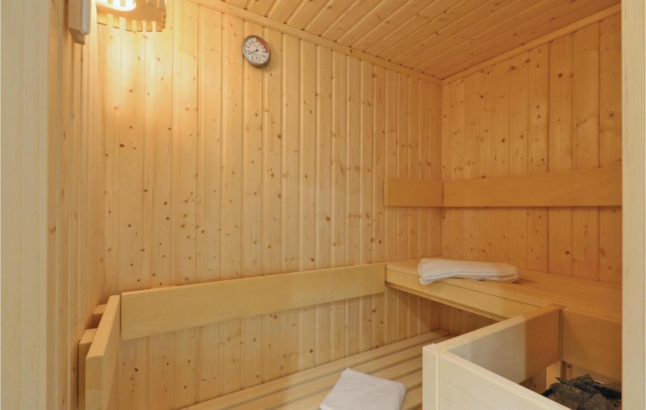 Awesome Apartment In Luebeck Travemuende With Sauna Extérieur photo