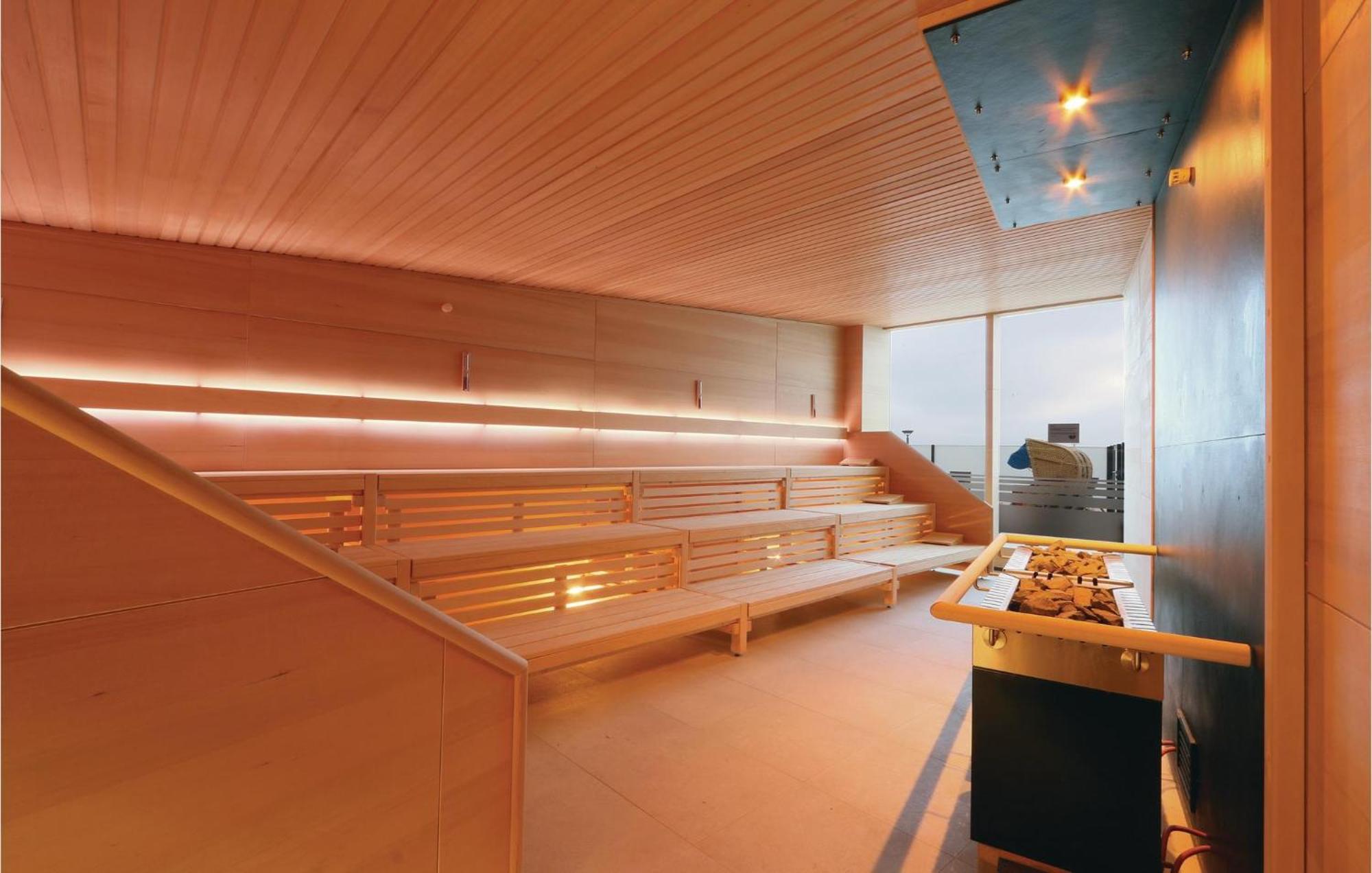 Awesome Apartment In Luebeck Travemuende With Sauna Extérieur photo