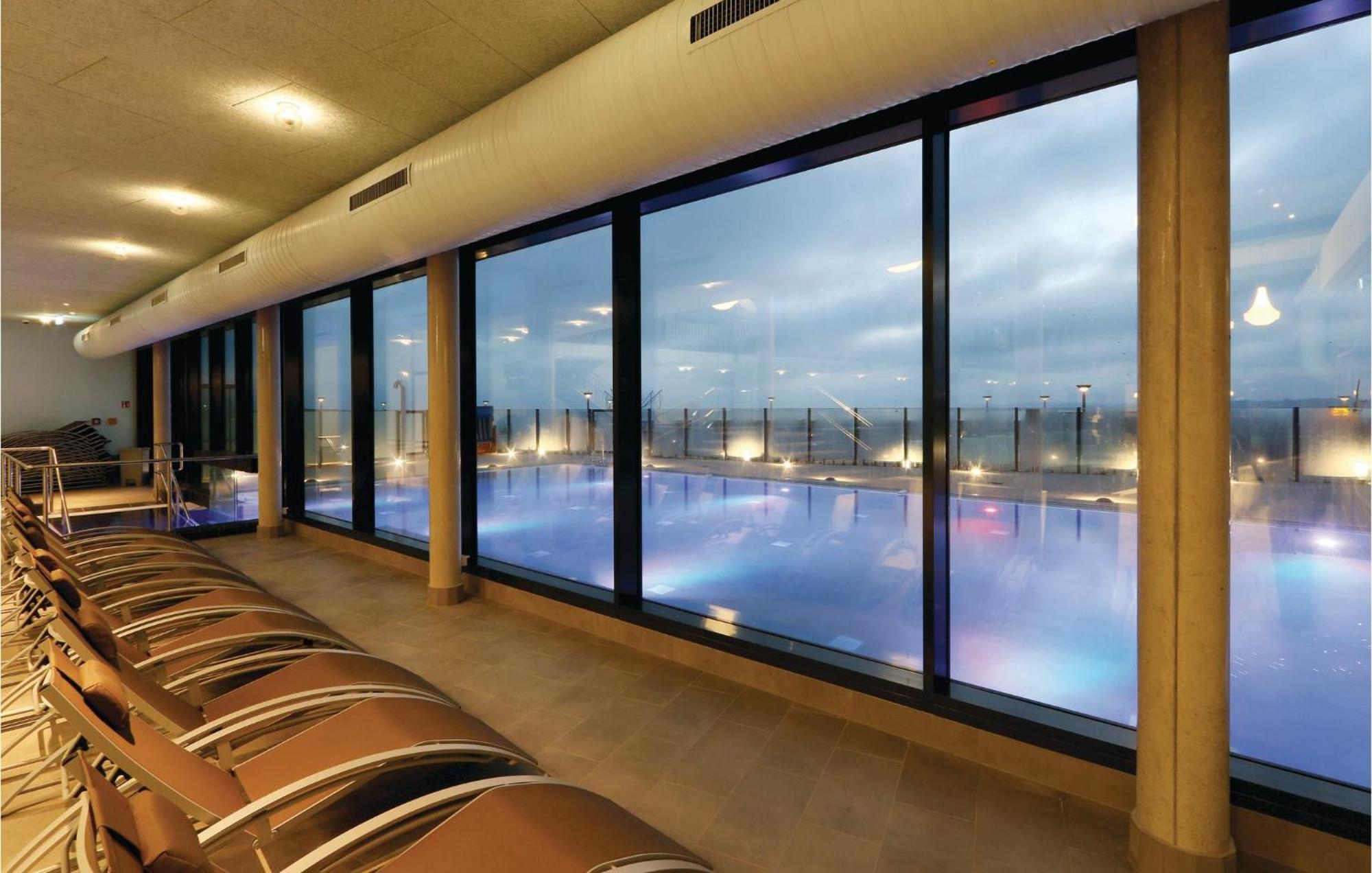 Awesome Apartment In Luebeck Travemuende With Sauna Extérieur photo